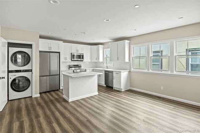 Photo - 269 Bayville Ave Unidad 3