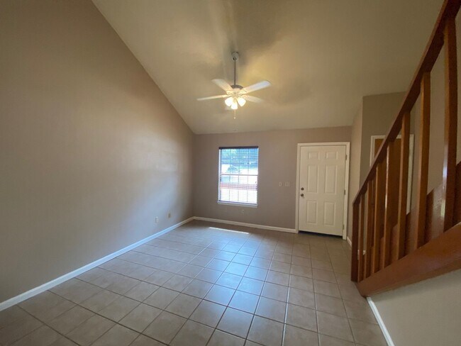 Photo - 1284 High Rd