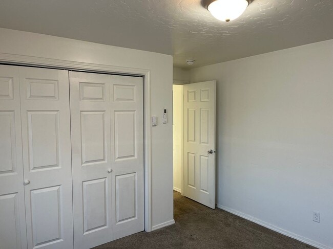 Photo - 1442 W Sandalwood Dr