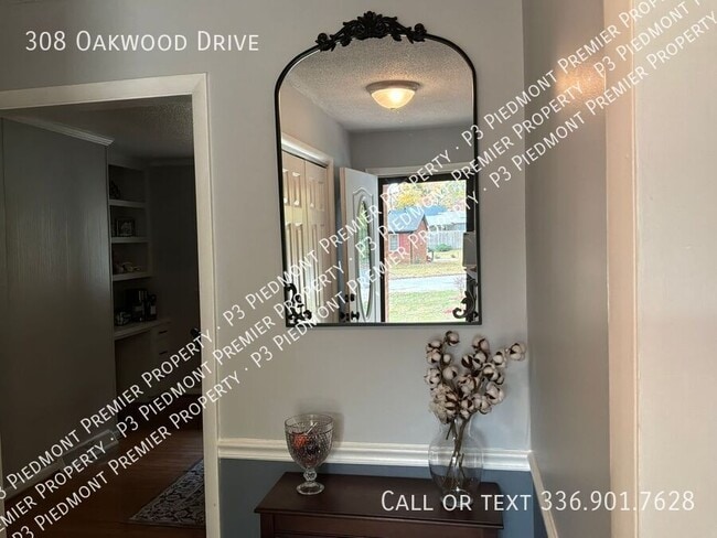 Photo - 308 Oakwood Dr