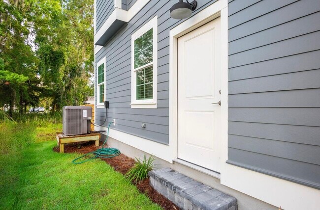 Photo - 219 Rearden Way