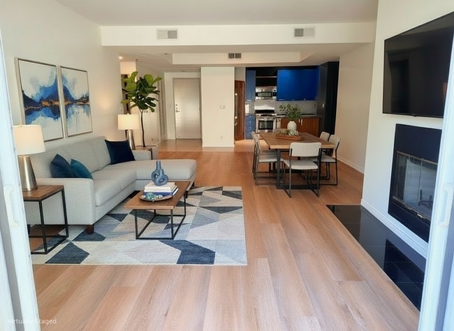 Photo - 2222 N Beachwood Dr Unit 412