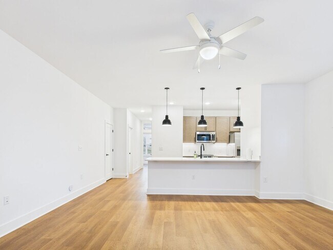 Photo - 913 Bainbridge St Unit A