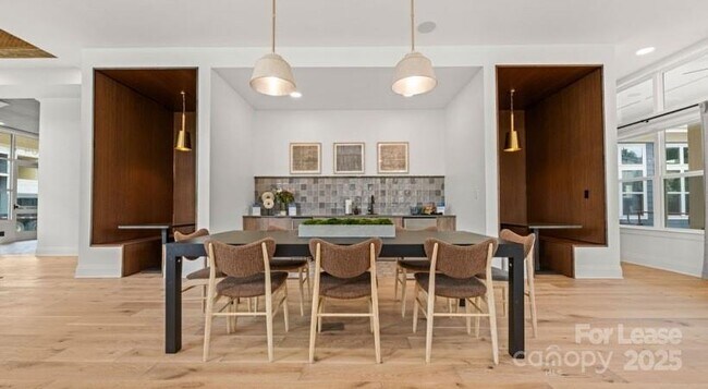 Photo - 104 Herrings Grn Lp Unit C1