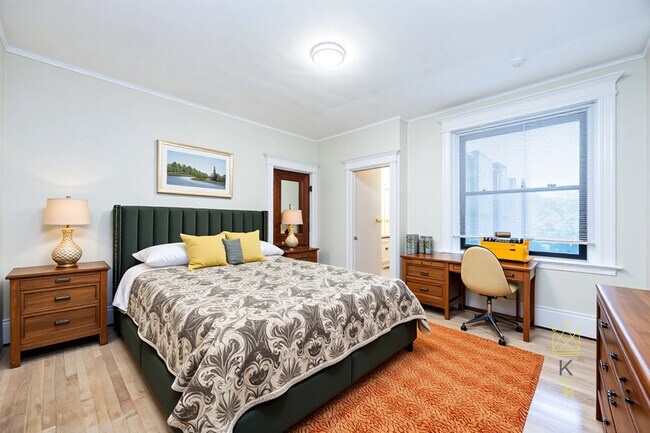 Photo - 1100 Beacon St Unit 3B