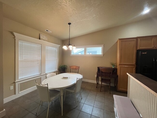 Photo - 1305 N Gallant Ln