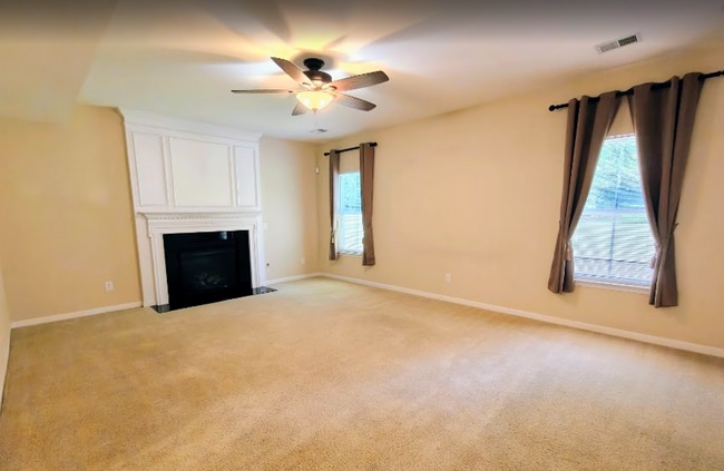Photo - 809 Redden Row
