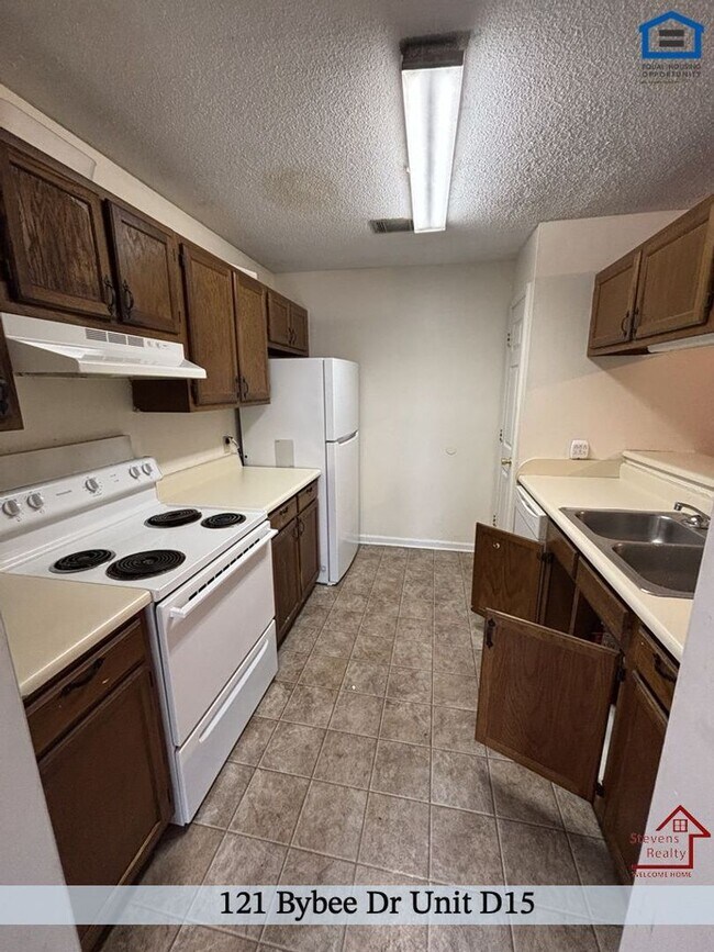 Photo - 121 Bybee Dr