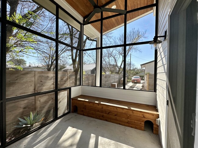 Photo - 5008 Lott Ave