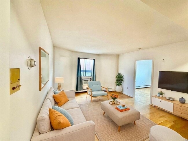 Building Photo - 21 Billings Rd Unit 1