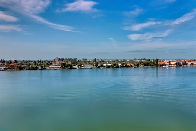 Building Photo - 7974 Sailboat Key Blvd S Unit 701