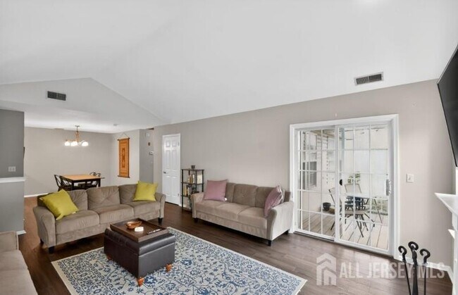 Photo - 317 Vasser Dr