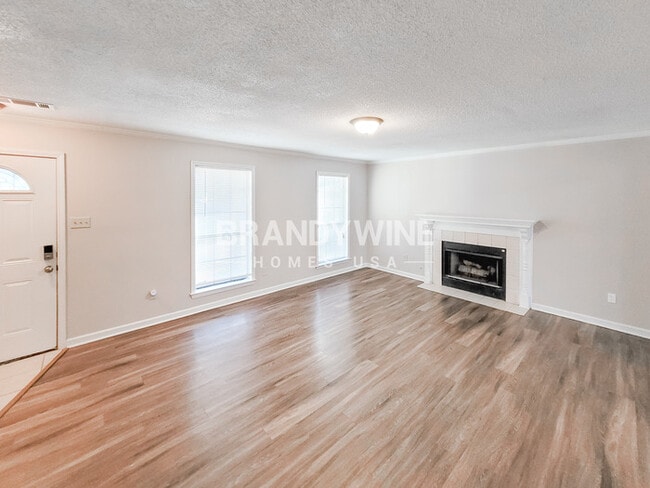 Photo - 4454 Mayo Ave