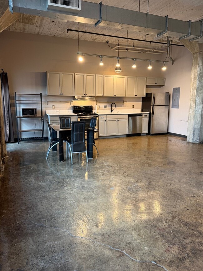 Photo - 201 Hull St Unidad Apt 41