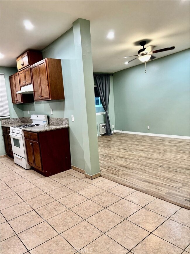 Photo - 7333 Bakman Ave