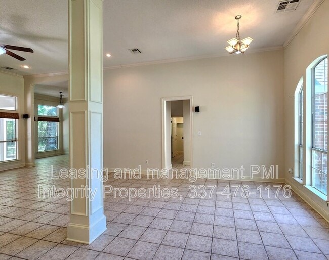 Photo - 411 Greenfield Dr