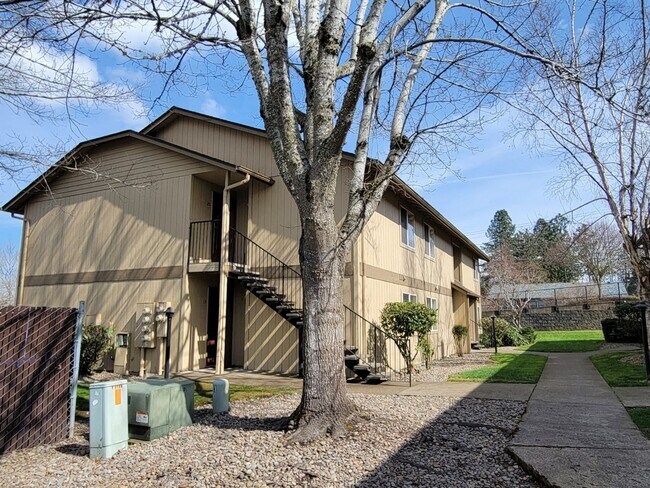 Building Photo - 1 bedroom 1 bath second level Unit 3106-20