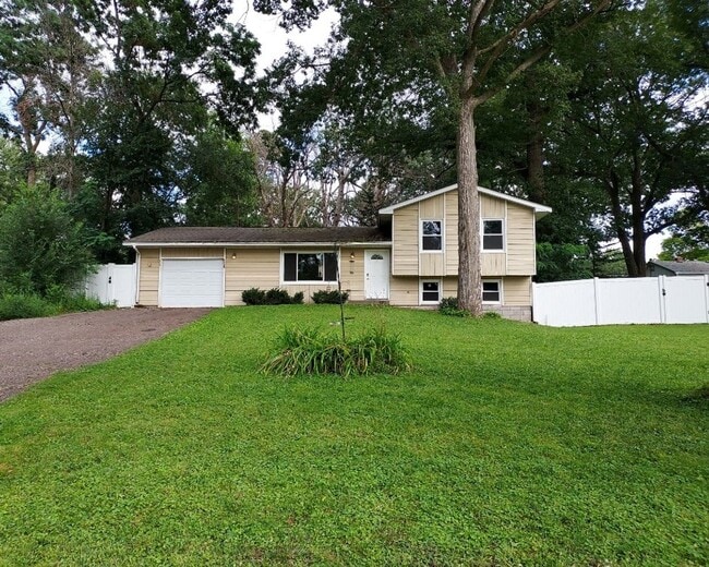 Building Photo - Charming 3-Bedroom Home Near Downtown Stillwater!