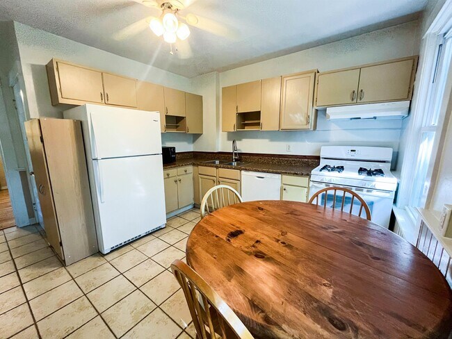 Photo - 211 Cornell St