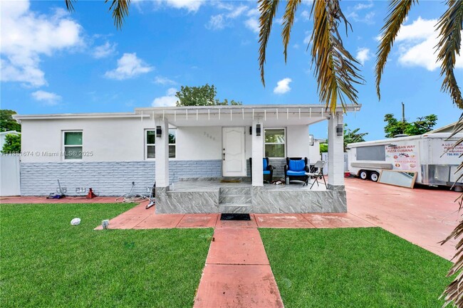 Building Photo - 7385 SW 19th Street Rd Rental