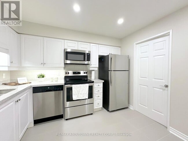 Photo - 17 Brookbanks Dr Unit 104