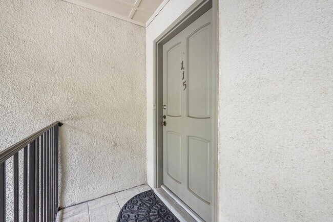 Photo - 115 Rosaire Pl NW