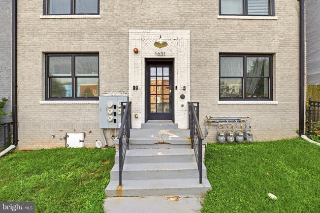 1631 Montello Ave NE Unidad A