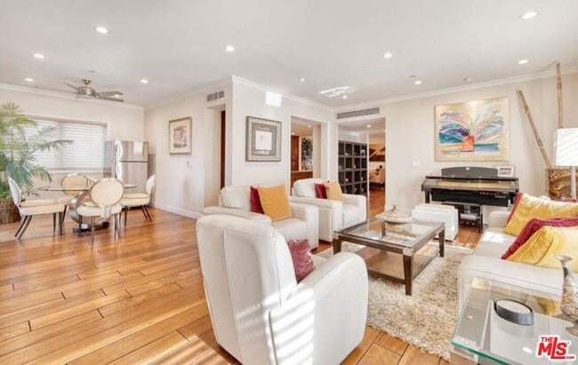 Photo - 918 S Wooster St Unidad 2