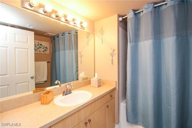 Building Photo - 8659 River Homes Lane Unit 1108