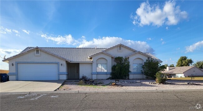 Building Photo - 5587 Desert Lakes Dr Rental