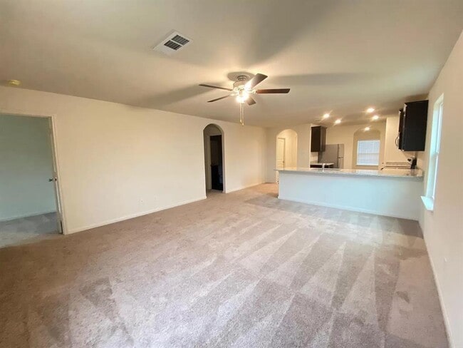 Photo - 213 Allington Cir