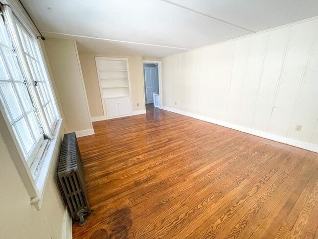 Photo - 705 E Seneca St