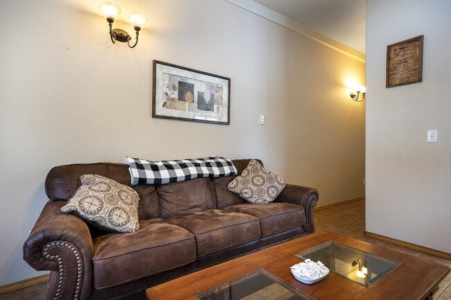 Photo - Pet Friendly! 1 bedroom w/ utilities & internet included!