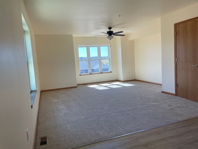 Photo - 221 N Bergamont Blvd