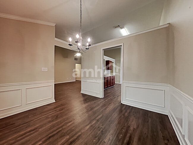 Photo - 2617 Woodford Ln