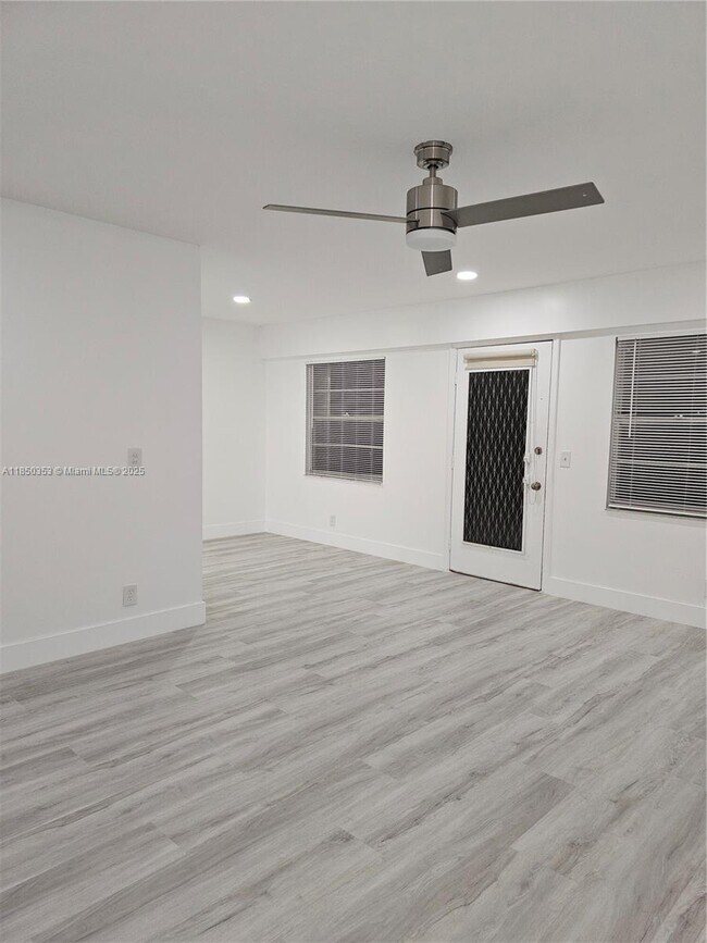 Building Photo - 13550 SW 6th Ct Unit 413A Rental
