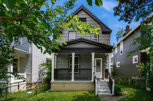 Building Photo - 1504 Hamlet St