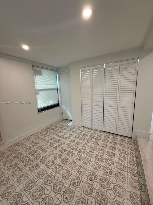 Photo - 2227 Roosevelt St