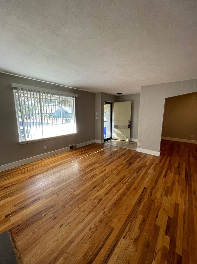 Photo - 8921 E Broadway Ave