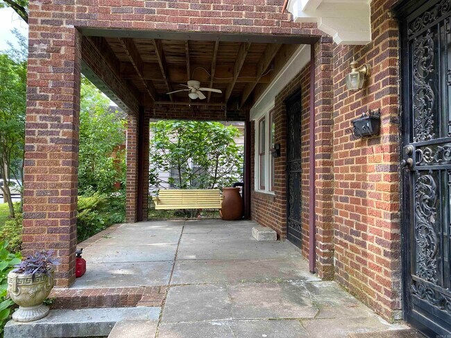 Photo - 1620 S Gaines St