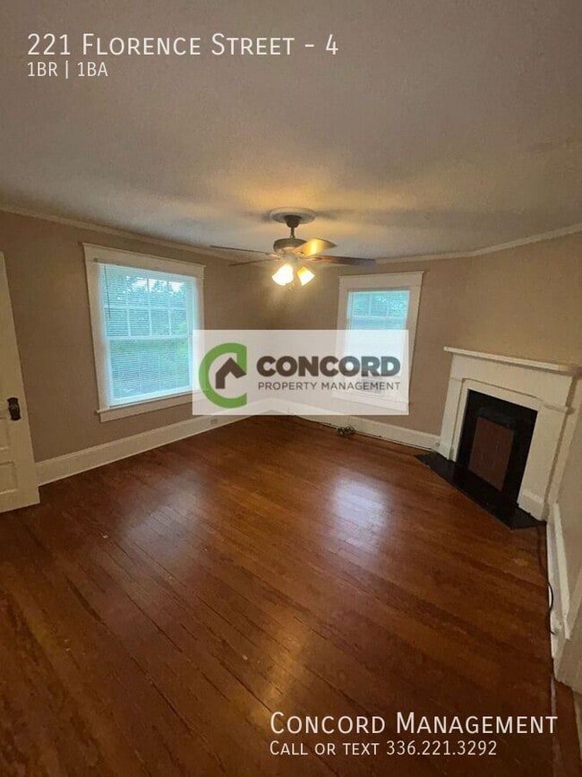 Photo - 221 Florence St Unidad 4
