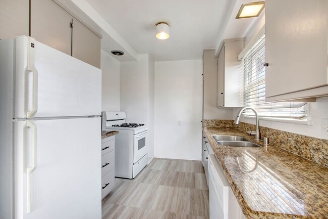 Photo - 1011 19th St Unidad D