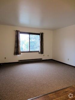 Building Photo - 300 Ashland St Unit 3 Rental