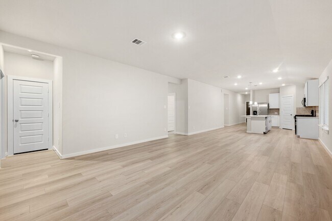 Photo - 6611 Castella Dr