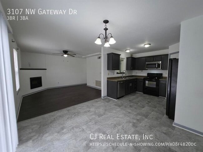Photo - 3107 NW Gateway Dr