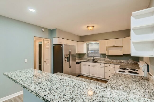 Photo - 8697 92nd St