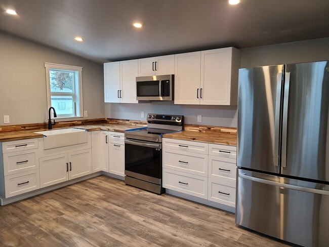 Building Photo - 609 W 6th Ave Unit #2