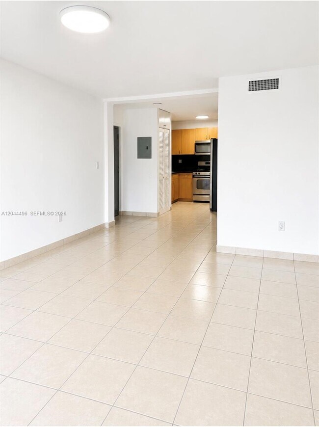 Photo - 16851 NE 35th Ave Unidad 27