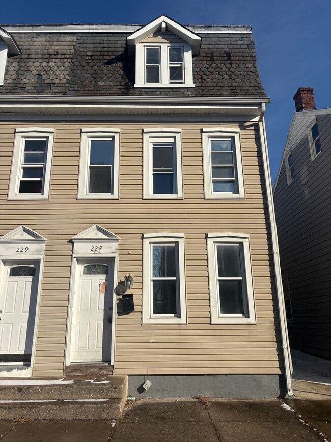 Building Photo - Coming Soon!