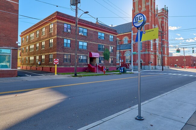 Building Photo - 198 Court St Unit 9